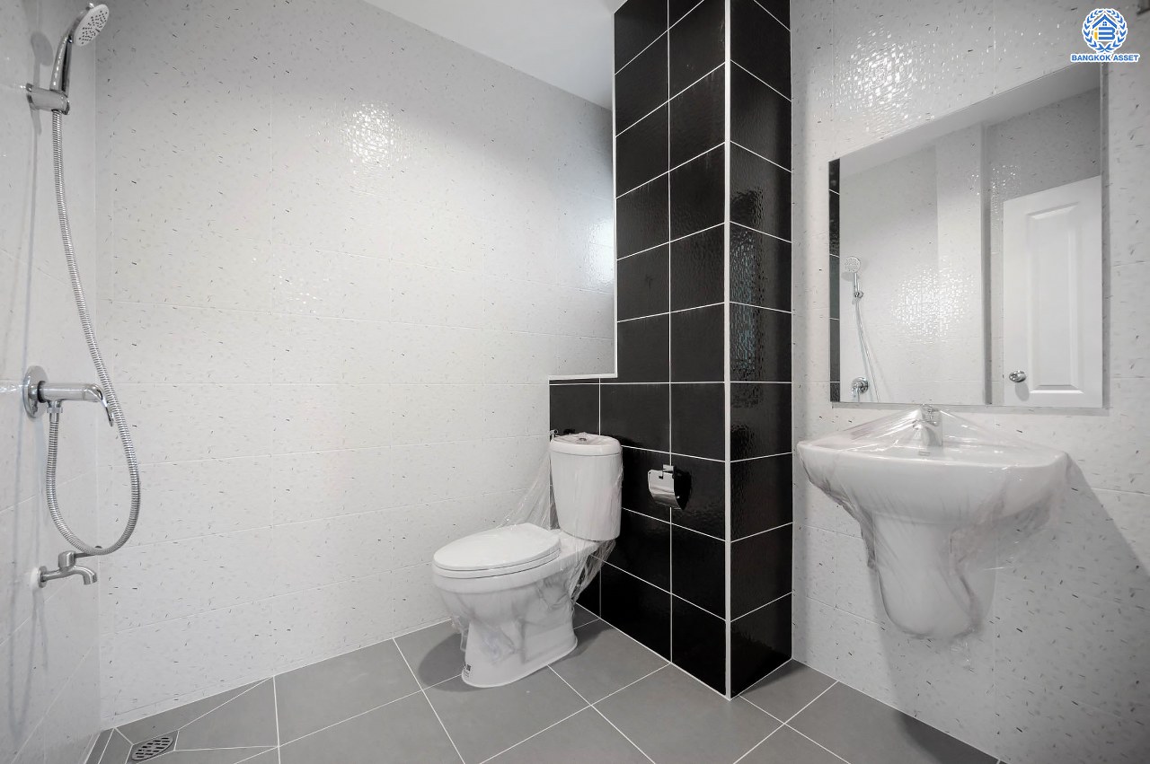 บ้านมือสองตกแต่งใหม่ โครงการ ลลิลอินเดอะพาร์ค บางใหญ่ บ้านเดี่ยว เนื้อที่ 54.60 ตร.ว. ฟังก์ชัน 3 ห้องนอน 2 ห้องน้ำ 1 ห้องอเนกประสงค์ 1 ที่จอดรถ บนทำเลเดินทางสะดวก ใกล้เซ็นทรัลเวสต์เกต ทางด่วน "กาญจนาภิเษก และรถไฟฟ้าสายสีม่วง "สถานีตลาดบางใหญ่"...